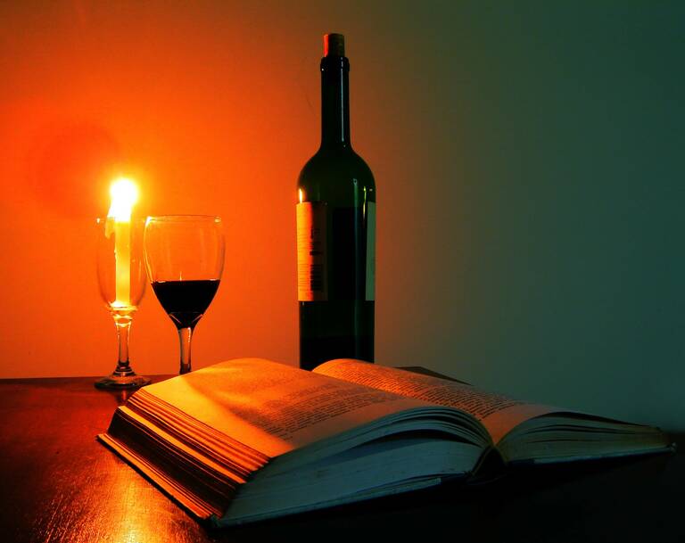 Foto Buch mit Wein