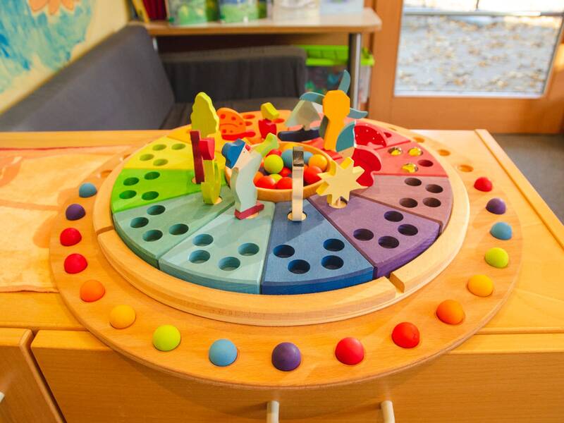 Holzspielzeug im Kindergarten Mariä Himmelfahrt in Bad Aibling.