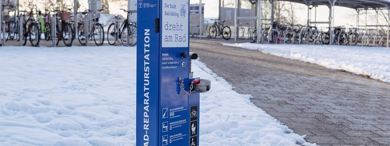 Fahrrad Reparaturstation am Bahnhof Kurpark Bad Aibling